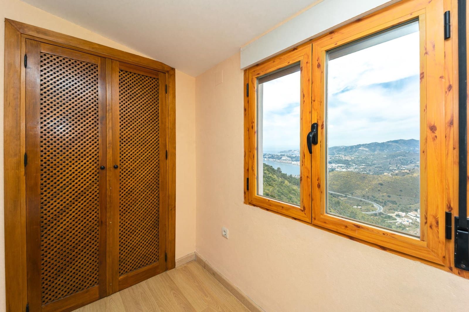 2 soverom Finca/Herregård til salgs i Itrabo med svømmebasseng garasje - € 265 000 (Ref: 9386248)