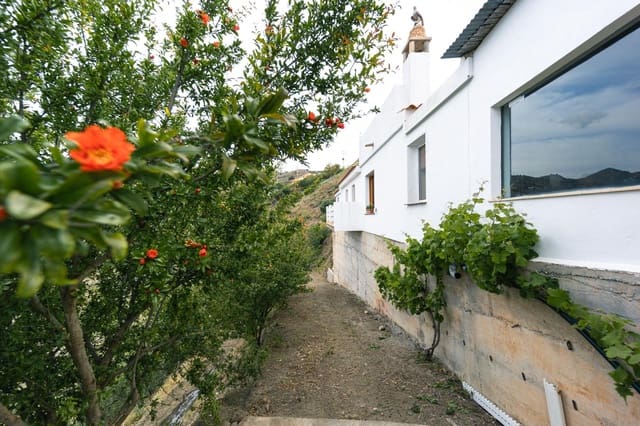 2 soveværelse Finca/Landehus til salg i Itrabo med swimmingpool garage - € 265.000 (Ref: 9386248)