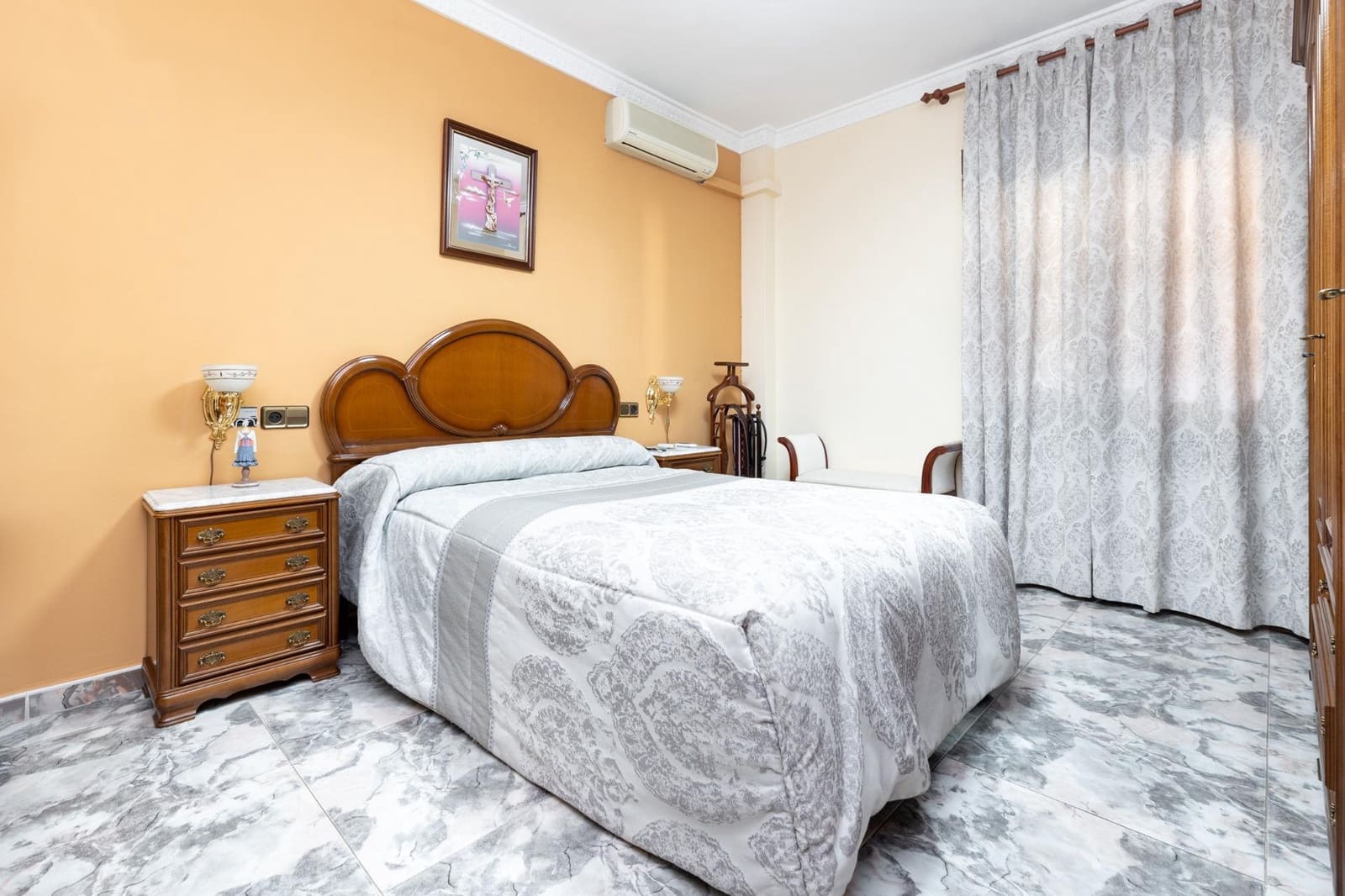 4 soveværelse Byhus til salg i Iznalloz med garage - € 215.000 (Ref: 9386249)