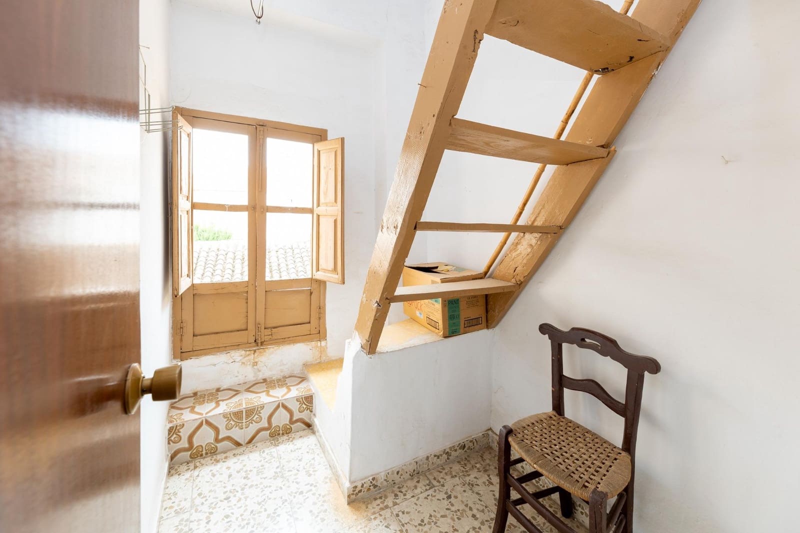 7 soveværelse Byhus til salg i Padul - € 185.000 (Ref: 9386251)