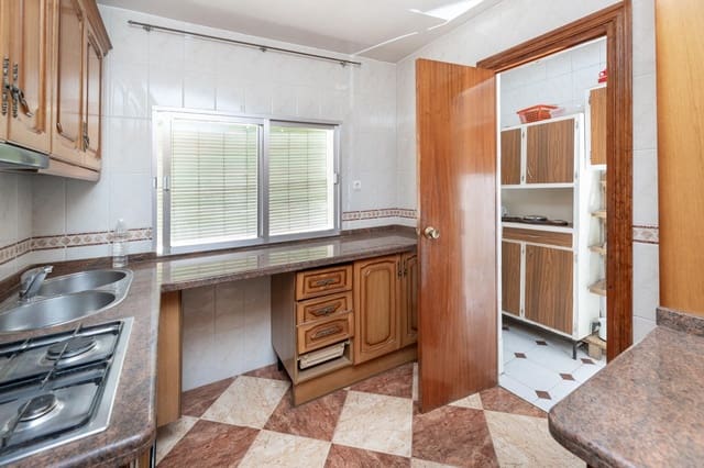 7 soveværelse Byhus til salg i Padul - € 185.000 (Ref: 9386251)