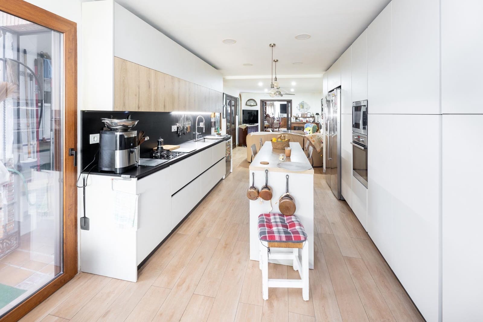 5 bedroom Townhouse for sale in Peligros with garage - € 595,000 (Ref: 9386252)