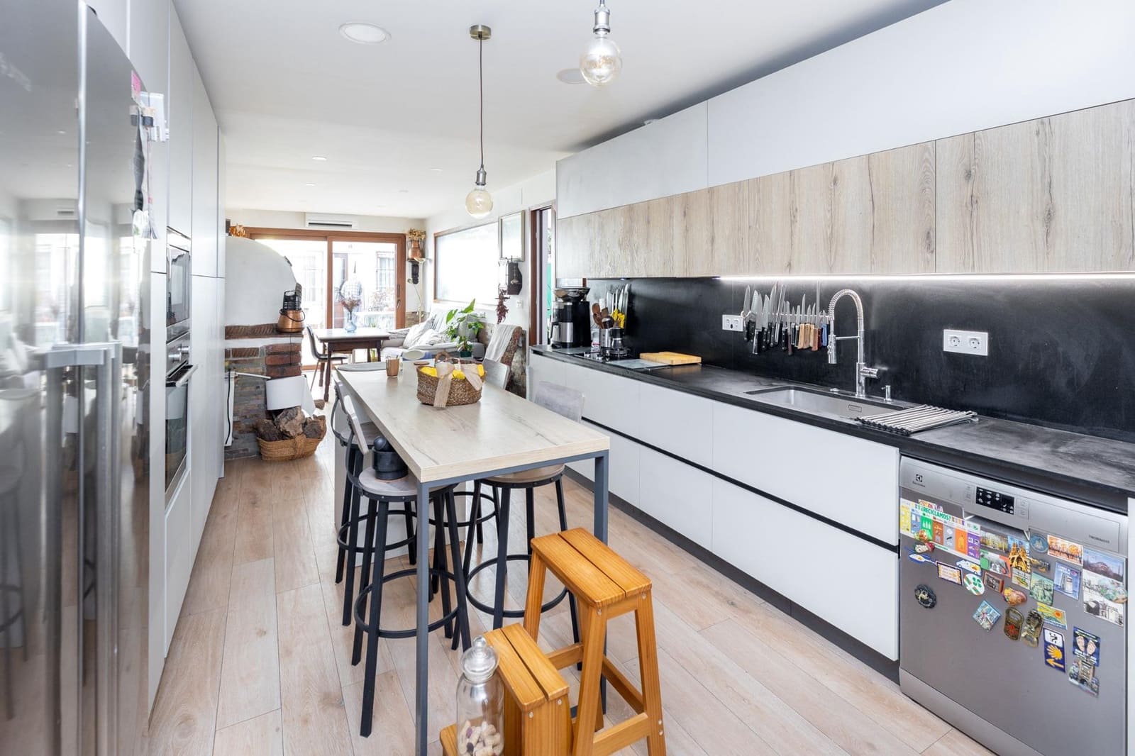 5 bedroom Townhouse for sale in Peligros with garage - € 595,000 (Ref: 9386252)