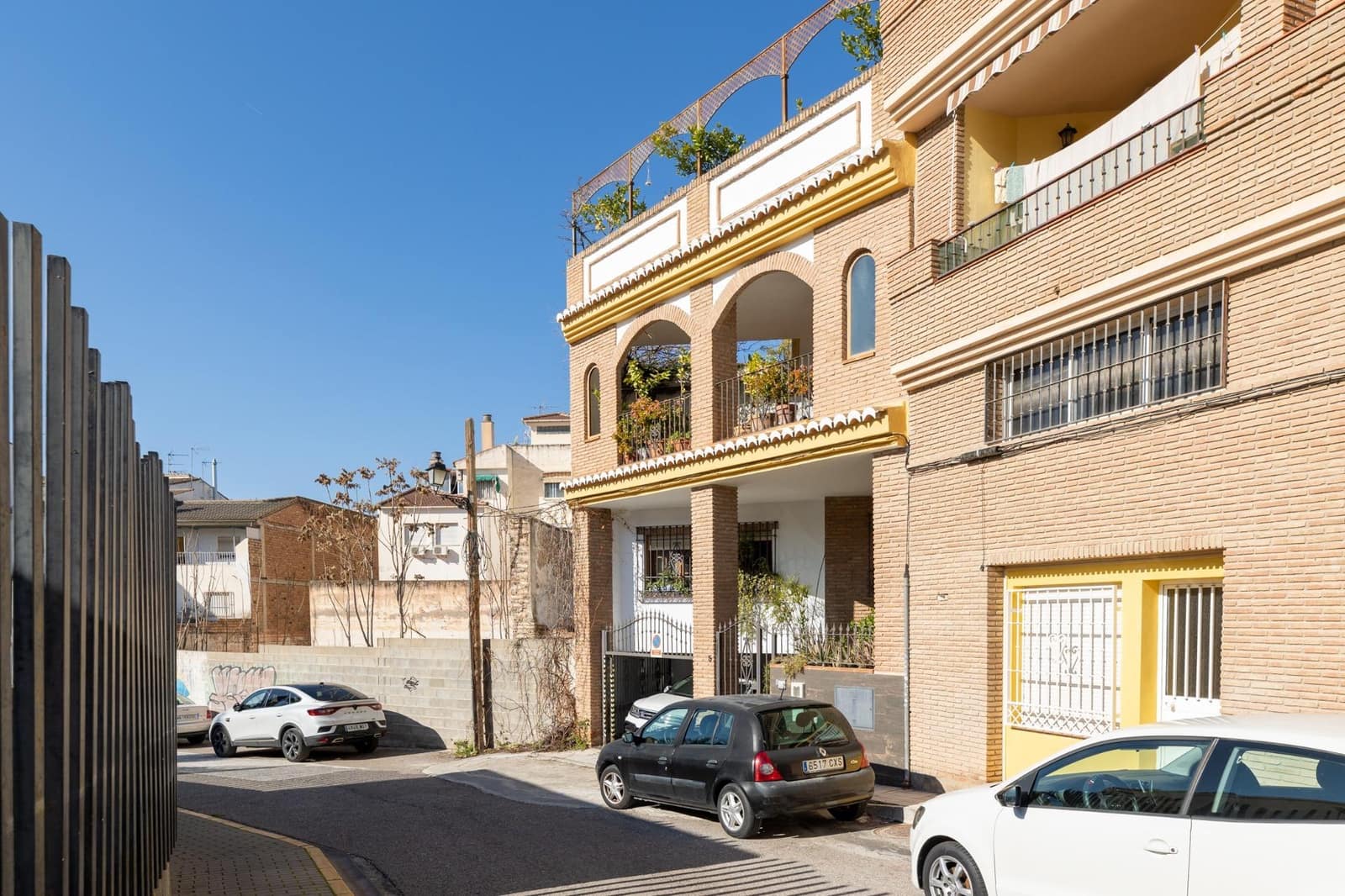 5 bedroom Townhouse for sale in Peligros with garage - € 595,000 (Ref: 9386252)