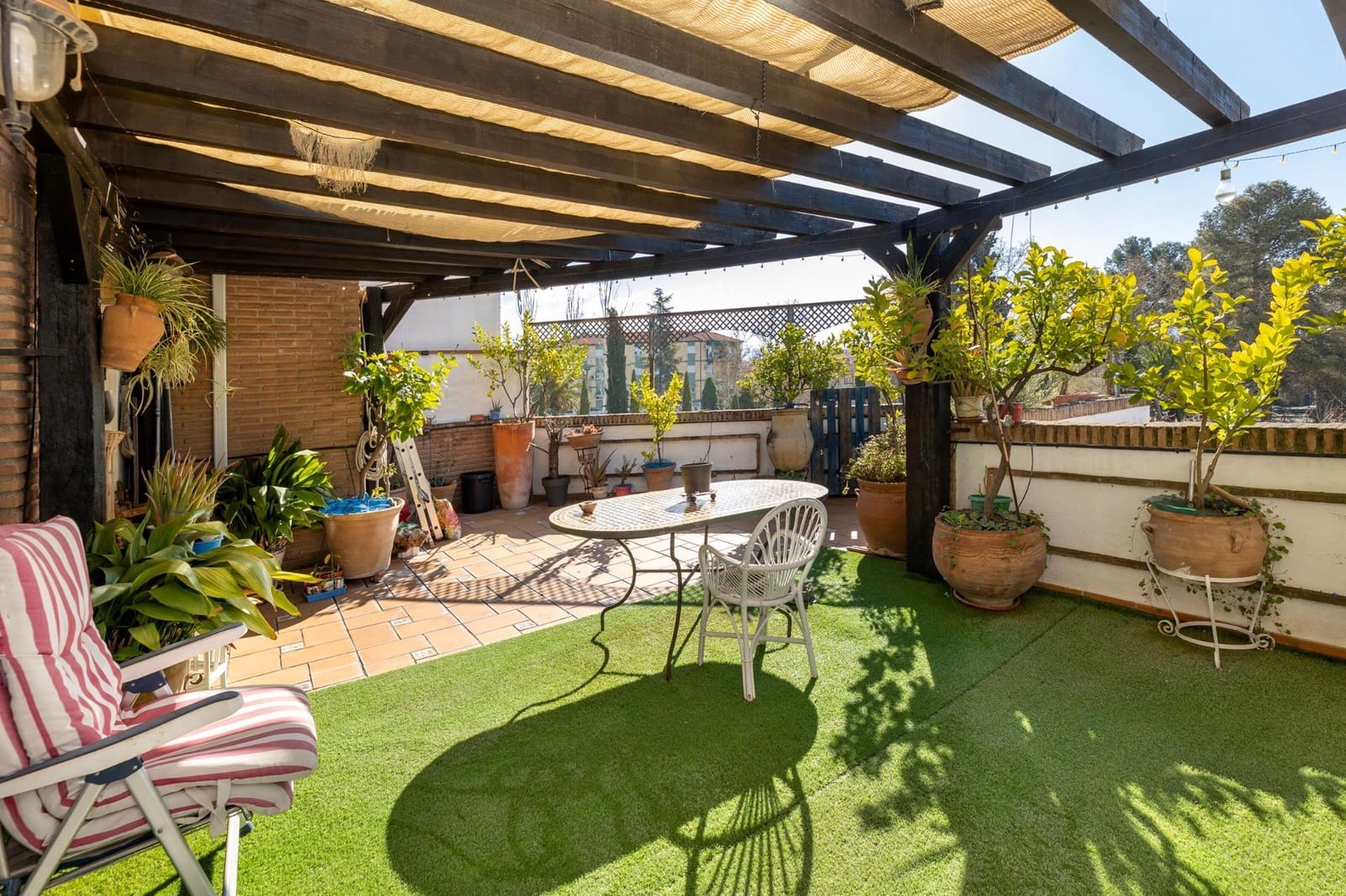 5 bedroom Townhouse for sale in Peligros with garage - € 595,000 (Ref: 9386252)