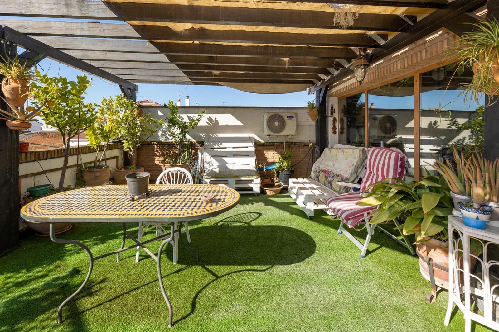 5 bedroom Townhouse for sale in Peligros with garage - € 595,000 (Ref: 9386252)