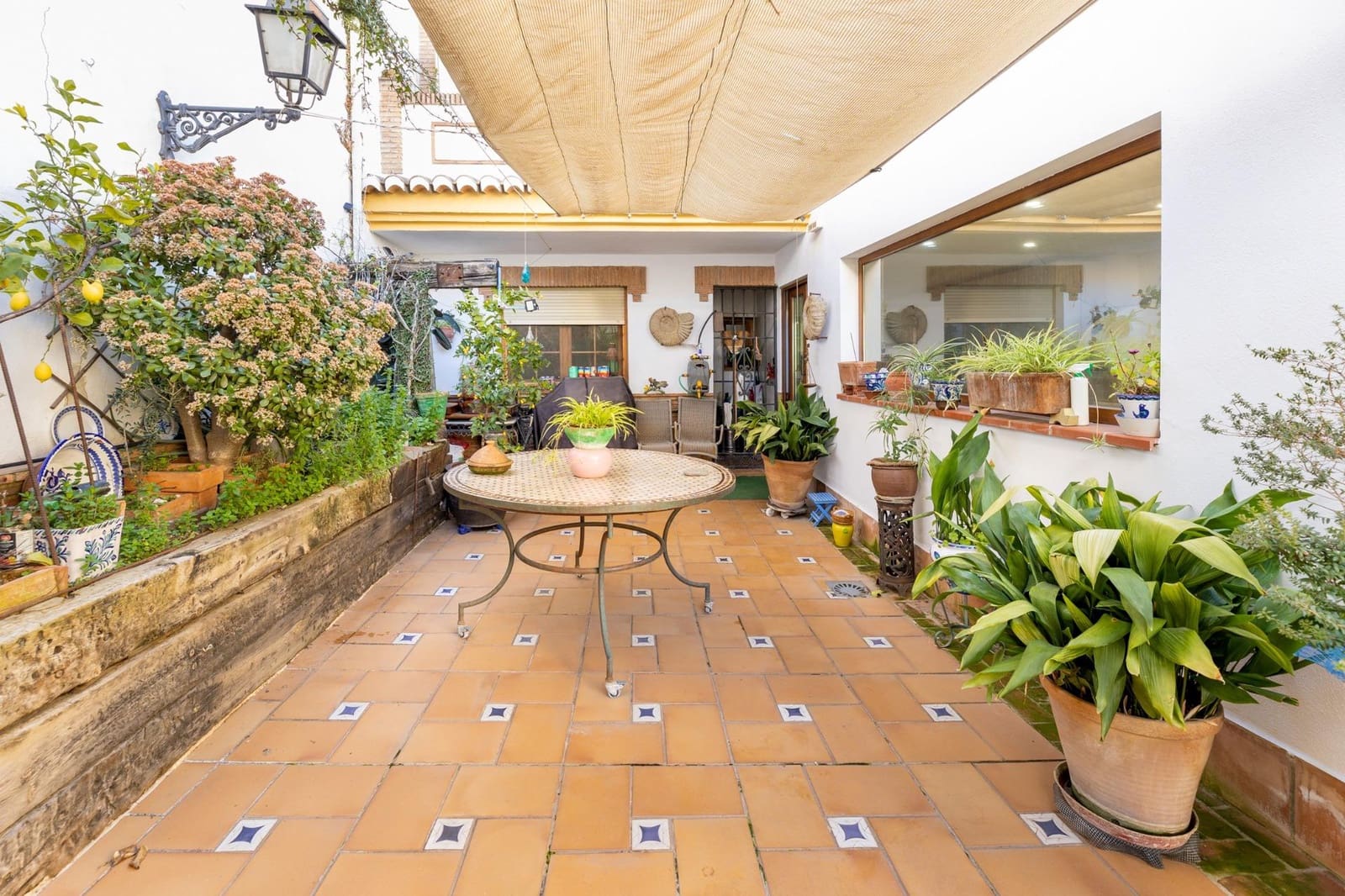5 bedroom Townhouse for sale in Peligros with garage - € 595,000 (Ref: 9386252)