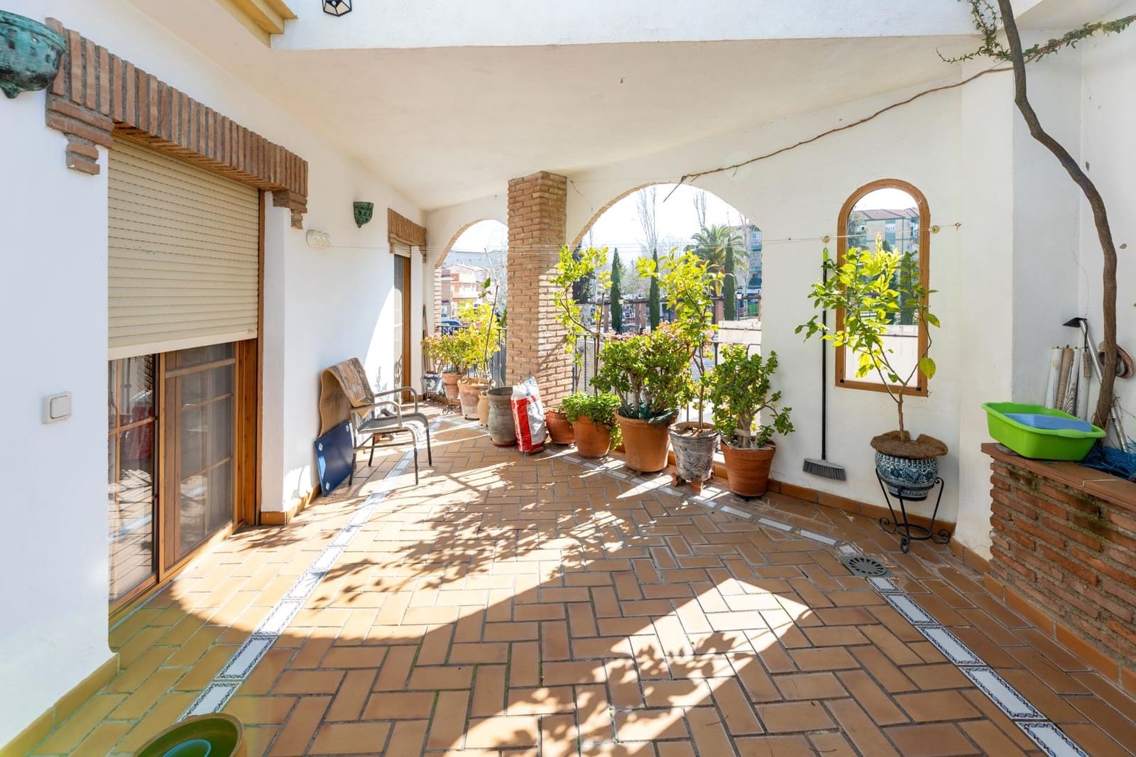 5 bedroom Townhouse for sale in Peligros with garage - € 595,000 (Ref: 9386252)
