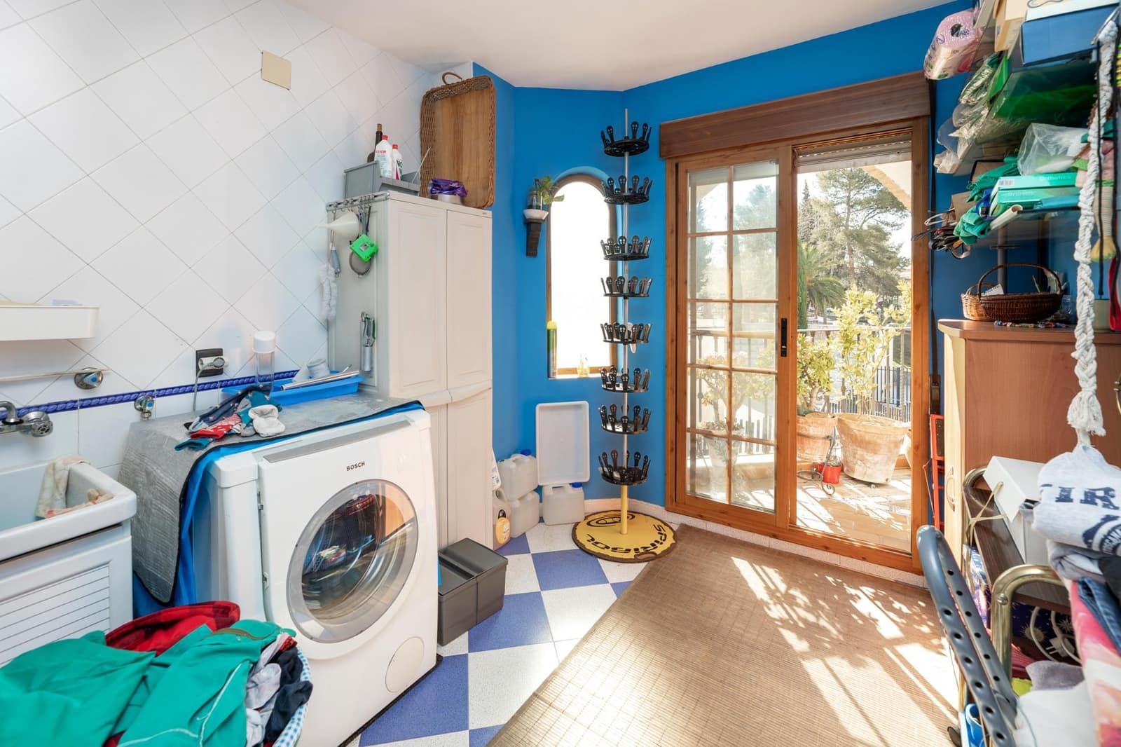 5 bedroom Townhouse for sale in Peligros with garage - € 595,000 (Ref: 9386252)