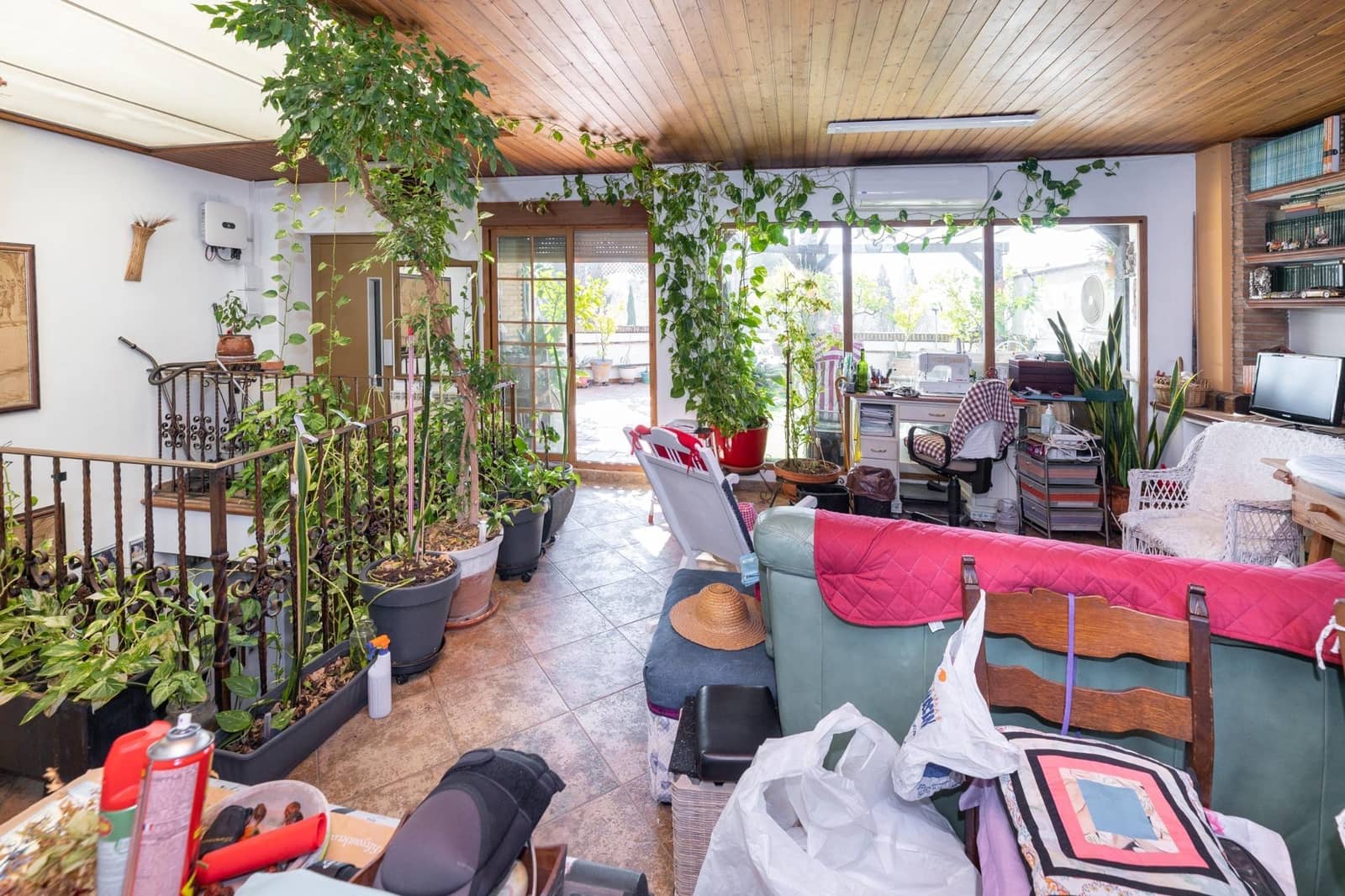 5 bedroom Townhouse for sale in Peligros with garage - € 595,000 (Ref: 9386252)