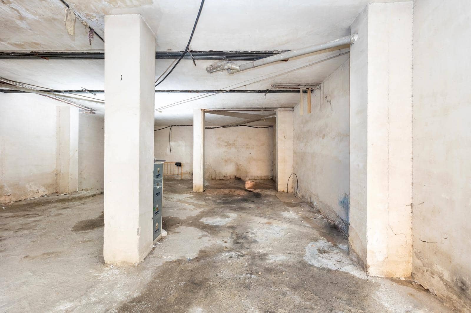 Comercial para venda em Granada cidade - 170 000 € (Ref: 9468599)