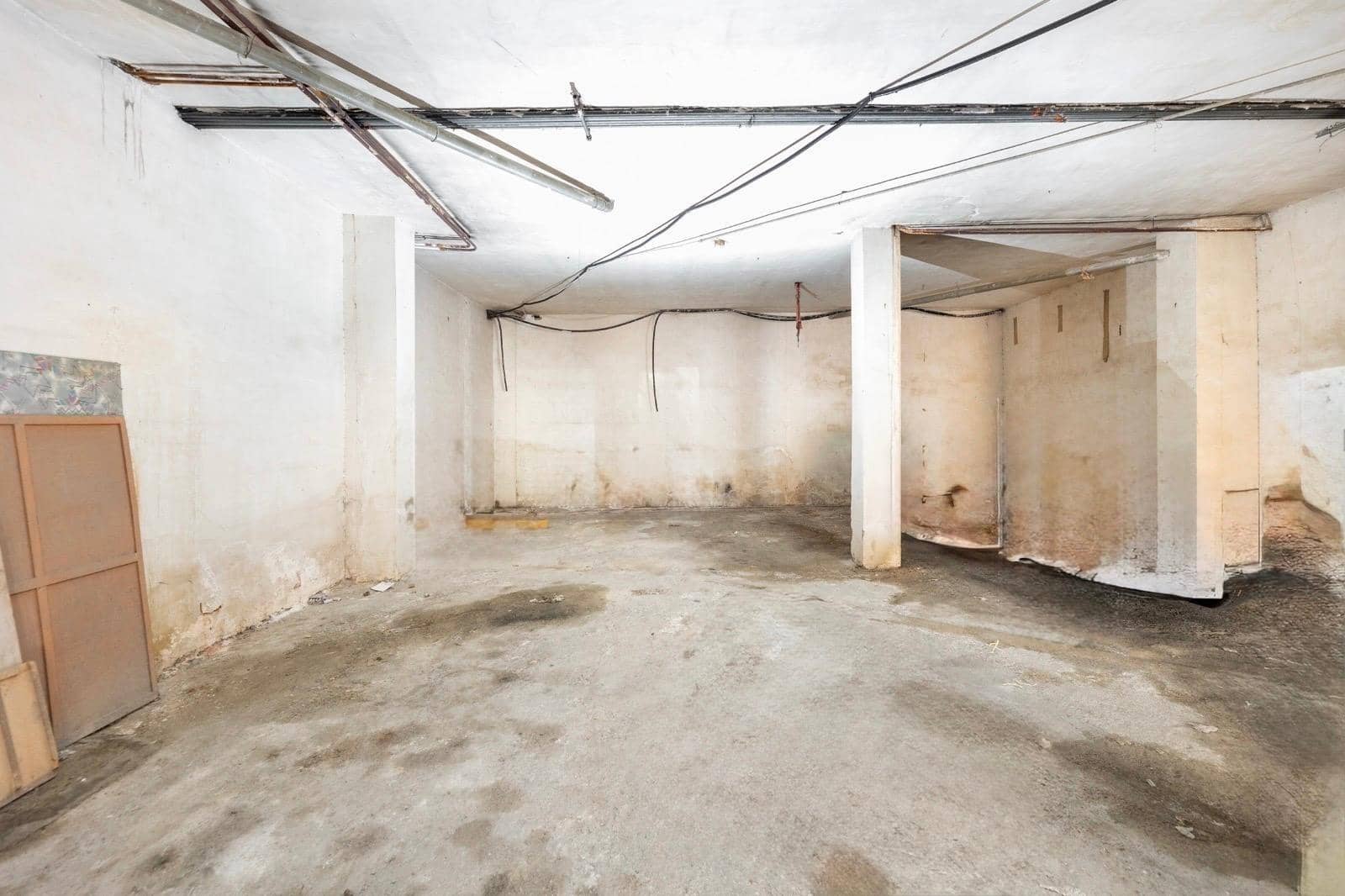 Comercial para venda em Granada cidade - 170 000 € (Ref: 9468599)