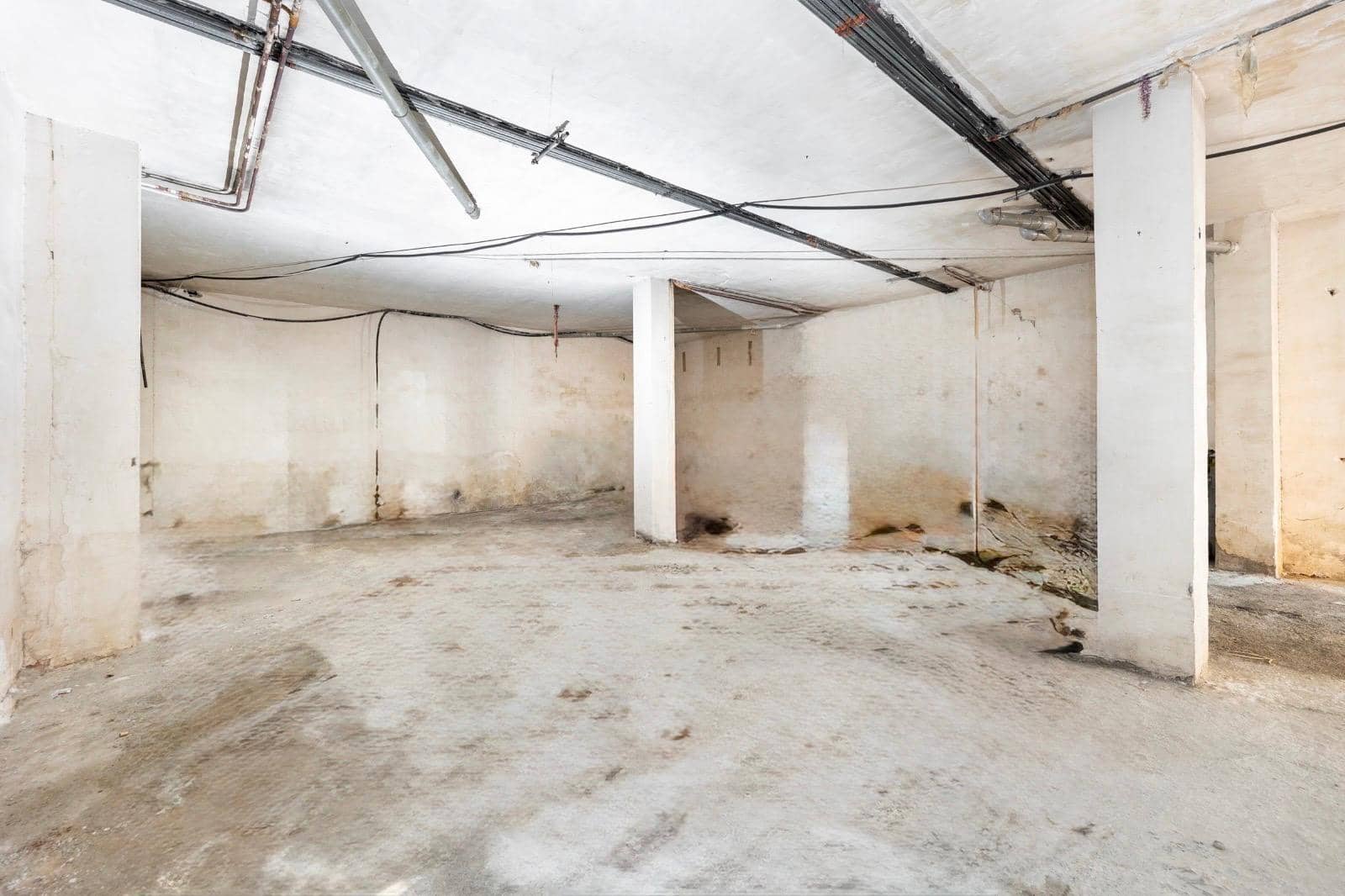 Comercial para venda em Granada cidade - 170 000 € (Ref: 9468599)