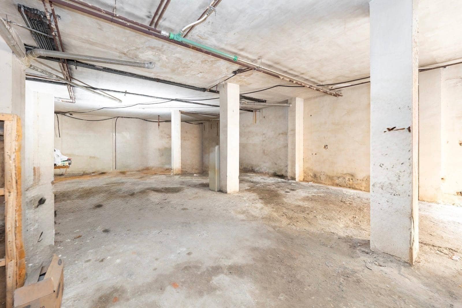 Comercial para venda em Granada cidade - 170 000 € (Ref: 9468599)