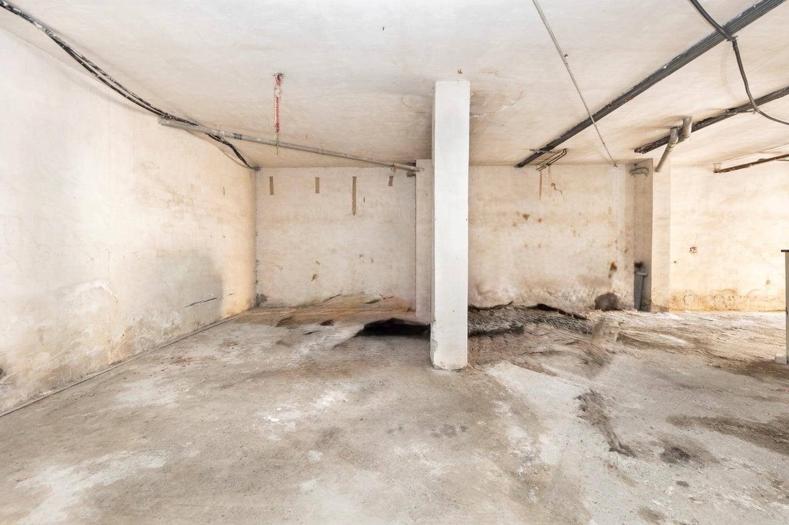 Comercial para venda em Granada cidade - 170 000 € (Ref: 9468599)