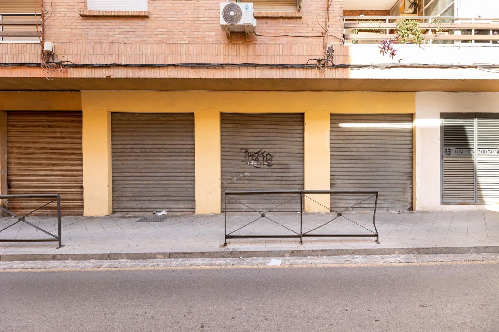 Comercial para venda em Granada cidade - 170 000 € (Ref: 9468599)