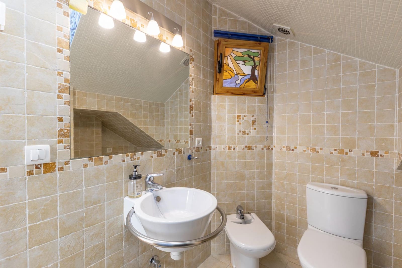 7 bedroom Terraced Villa for sale in Granada city with garage - € 420,000 (Ref: 9491635)