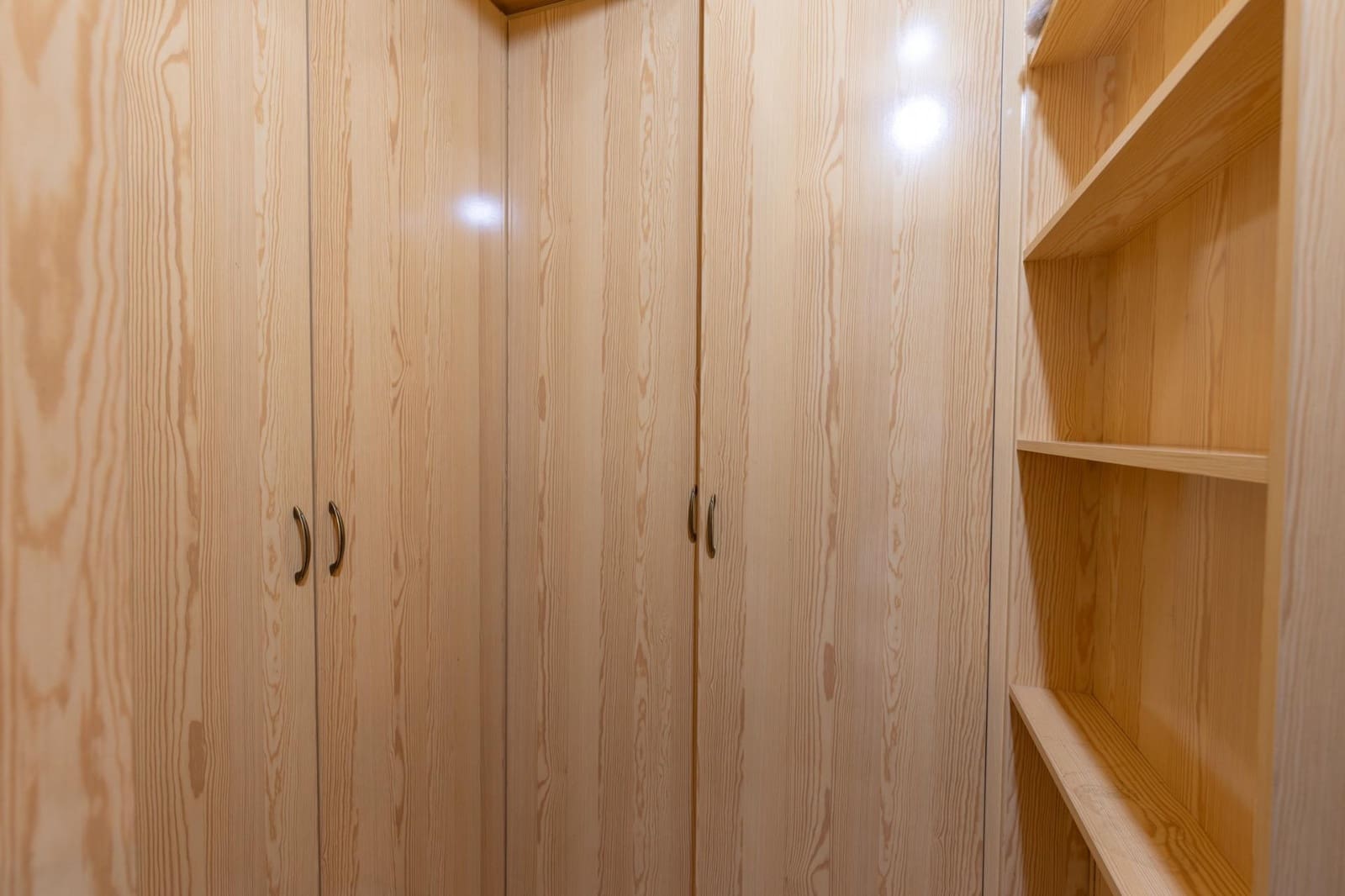 7 bedroom Terraced Villa for sale in Granada city with garage - € 420,000 (Ref: 9491635)