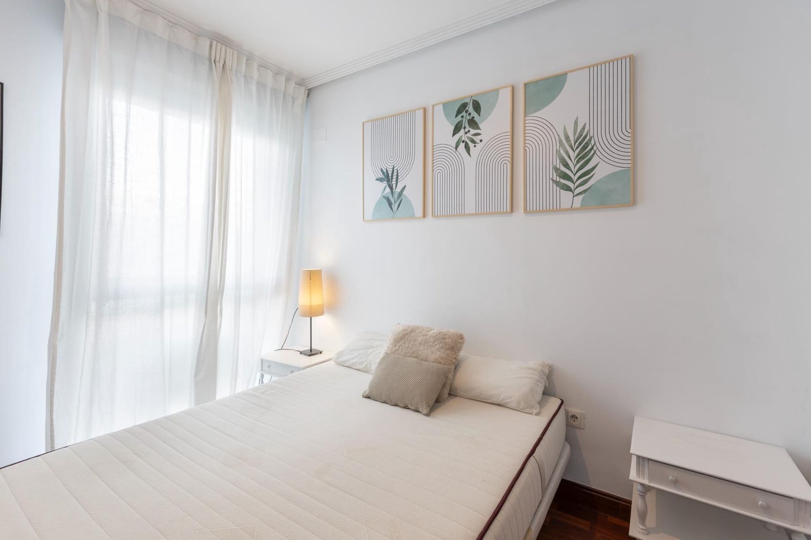 2 bedroom Flat for sale in Granada city with garage - € 356,500 (Ref: 9491636)