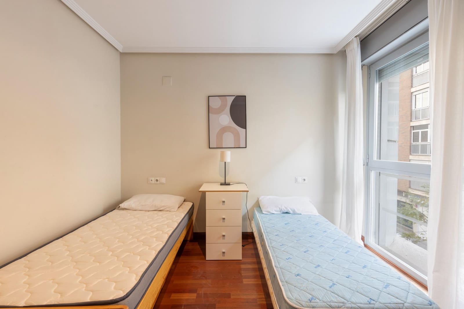 2 bedroom Flat for sale in Granada city with garage - € 356,500 (Ref: 9491636)