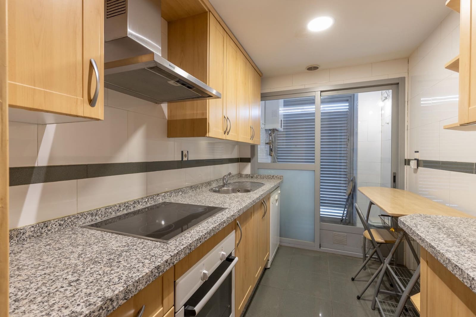 2 bedroom Flat for sale in Granada city with garage - € 356,500 (Ref: 9491636)