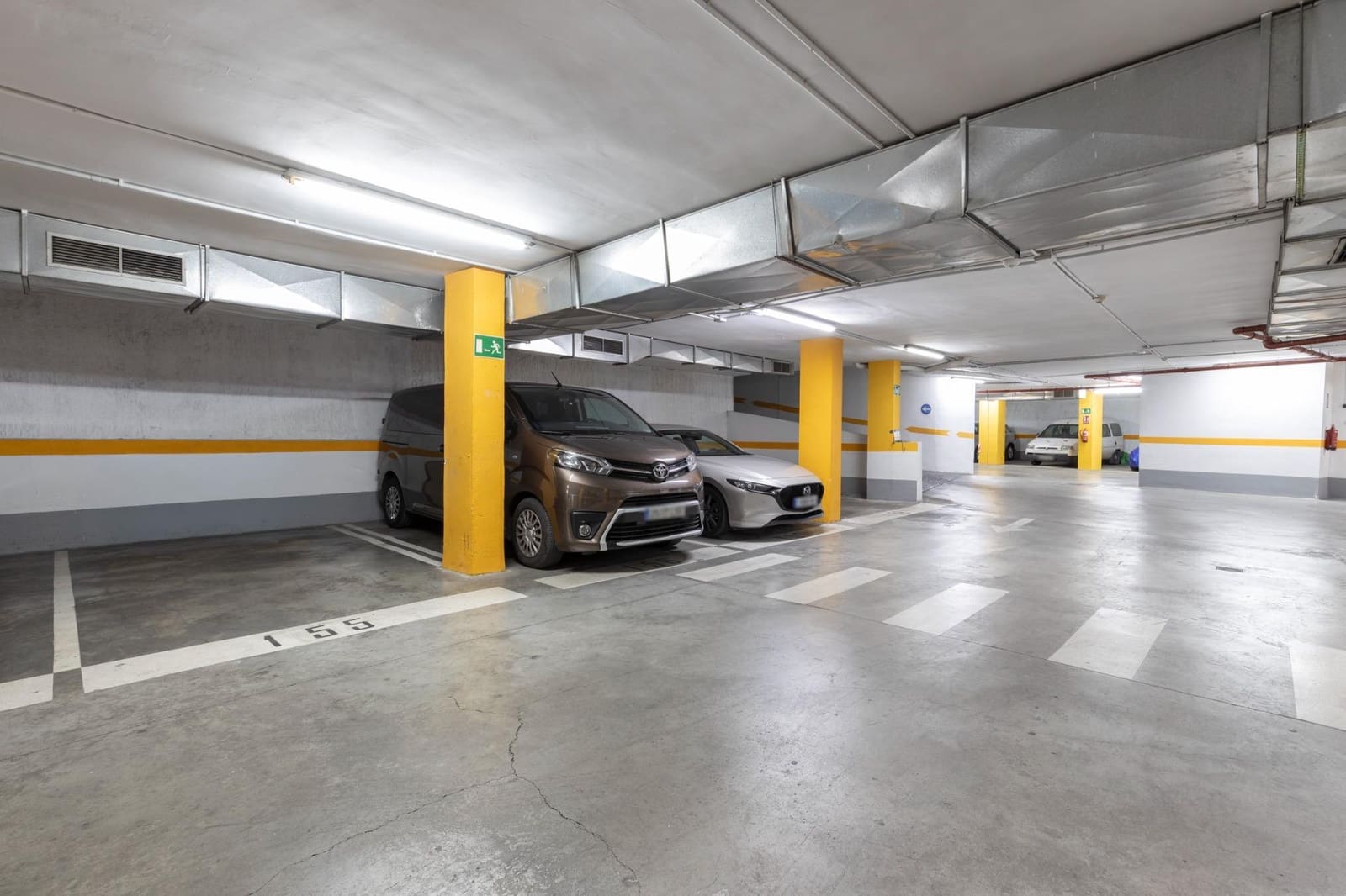 2 bedroom Flat for sale in Granada city with garage - € 356,500 (Ref: 9491636)