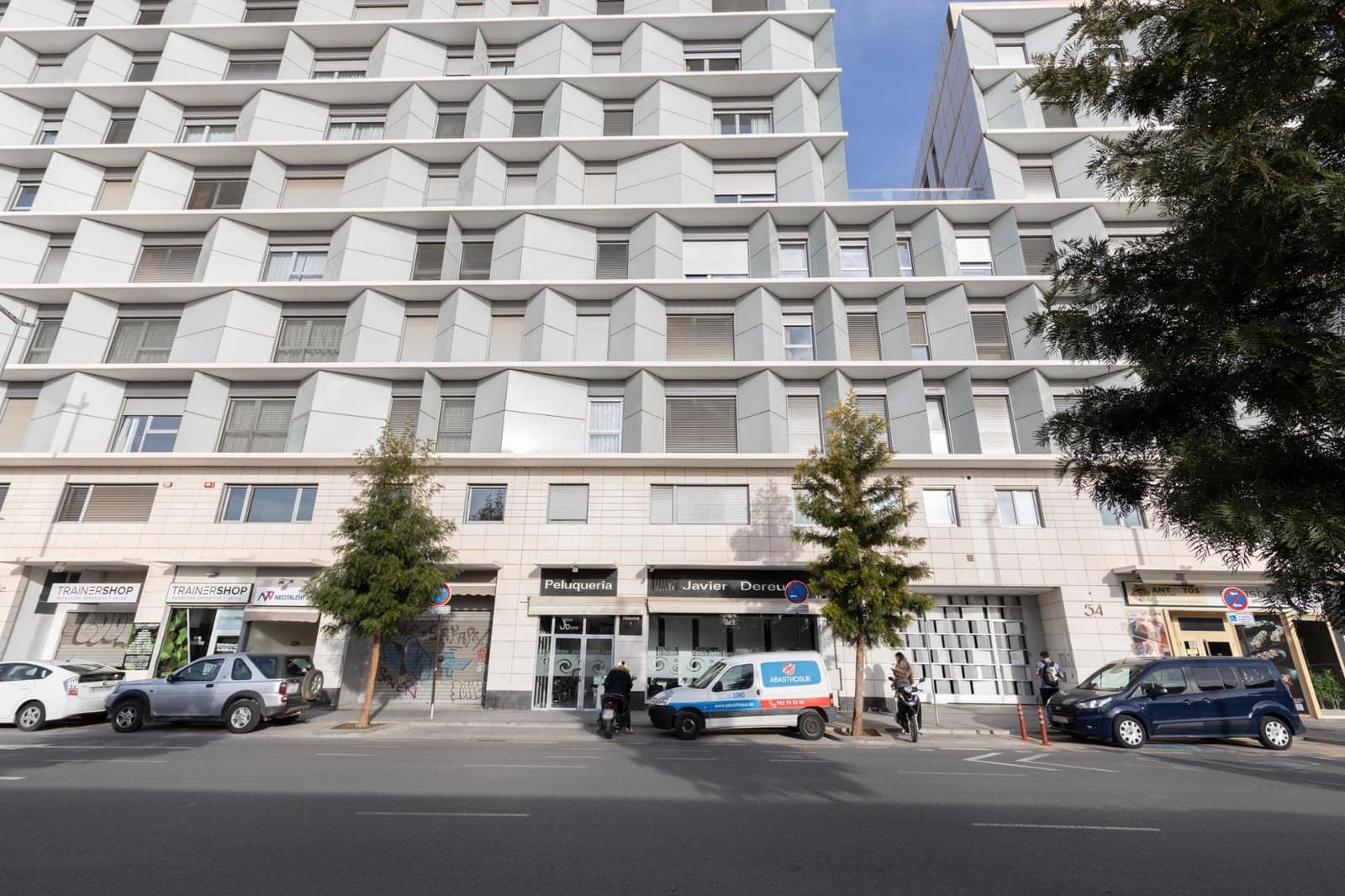 2 bedroom Flat for sale in Granada city with garage - € 356,500 (Ref: 9491636)