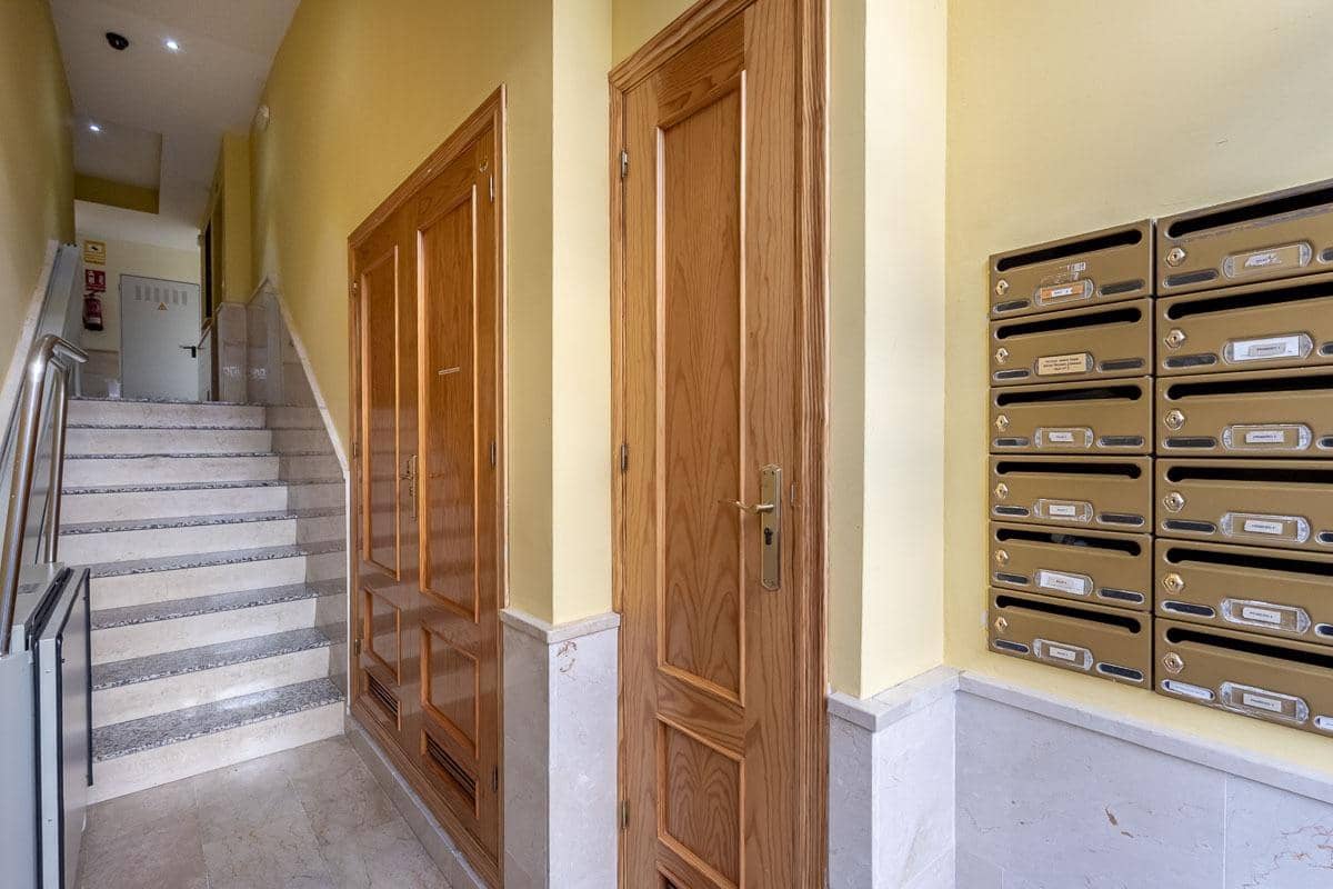 2 soverom Leilighet til salgs i Armilla med svømmebasseng garasje - € 225 000 (Ref: 9513607)