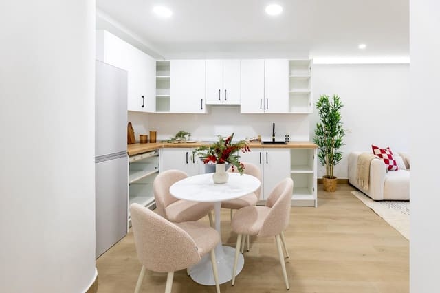 2 Zimmer Wohnung zu verkaufen in Granada Stadt - 269.000 € (Ref: 9513609)