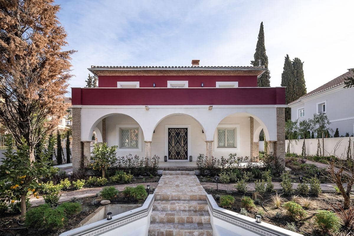 5 bedroom Villa for sale in Granada city with garage - € 1,395,000 (Ref: 9513612)