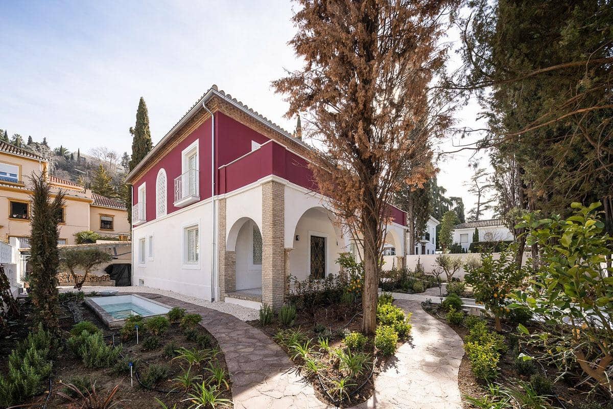 5 bedroom Villa for sale in Granada city with garage - € 1,395,000 (Ref: 9513612)
