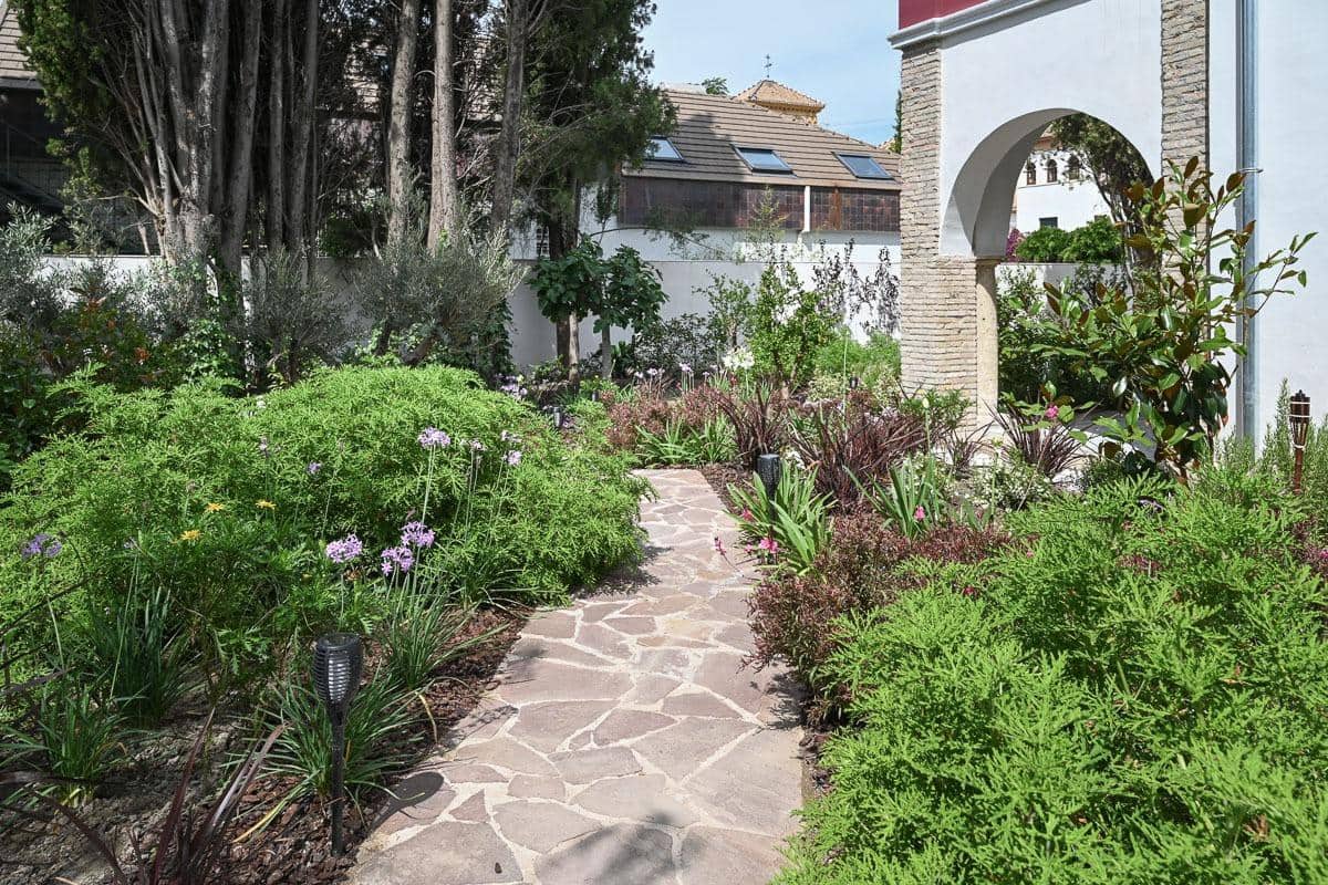 5 bedroom Villa for sale in Granada city with garage - € 1,395,000 (Ref: 9513612)