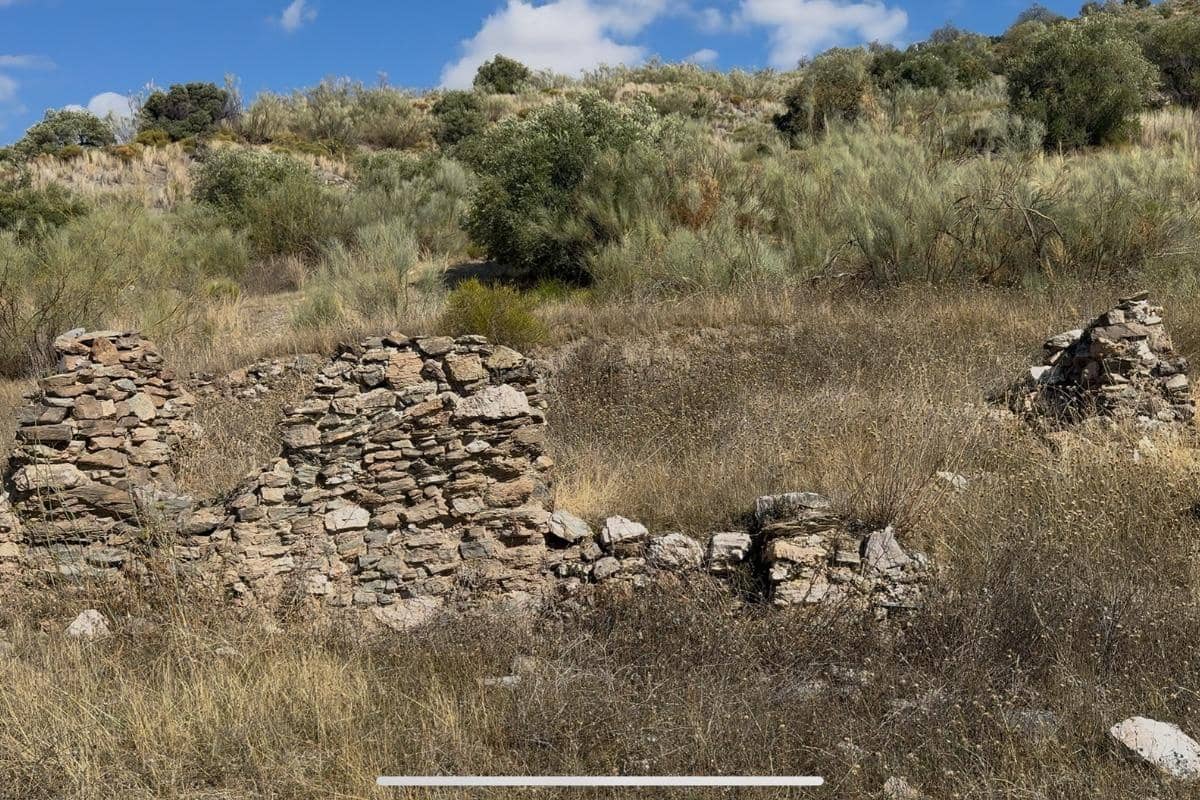 Grunde uden byggetilladelser til salg i Torvizcon - € 70.000 (Ref: 9513613)