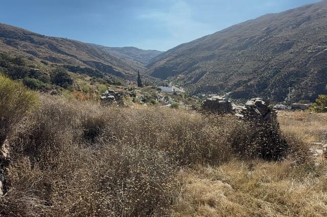 Grunde uden byggetilladelser til salg i Torvizcón - € 70.000 (Ref: 9513613)