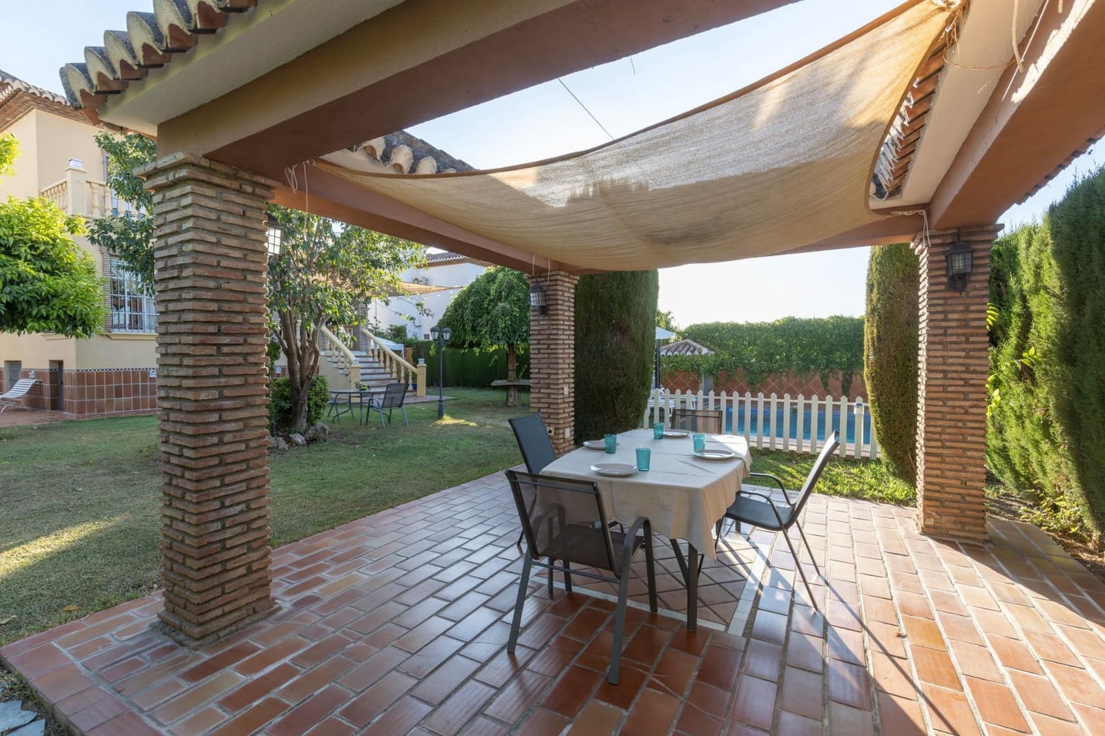 4 quarto Moradia para venda em La Zubia com piscina garagem - 549 000 € (Ref: 9513615)