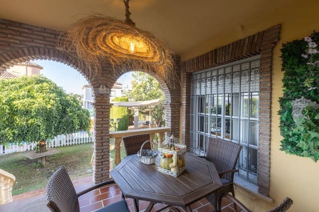 4 quarto Moradia para venda em La Zubia com piscina garagem - 549 000 € (Ref: 9513615)