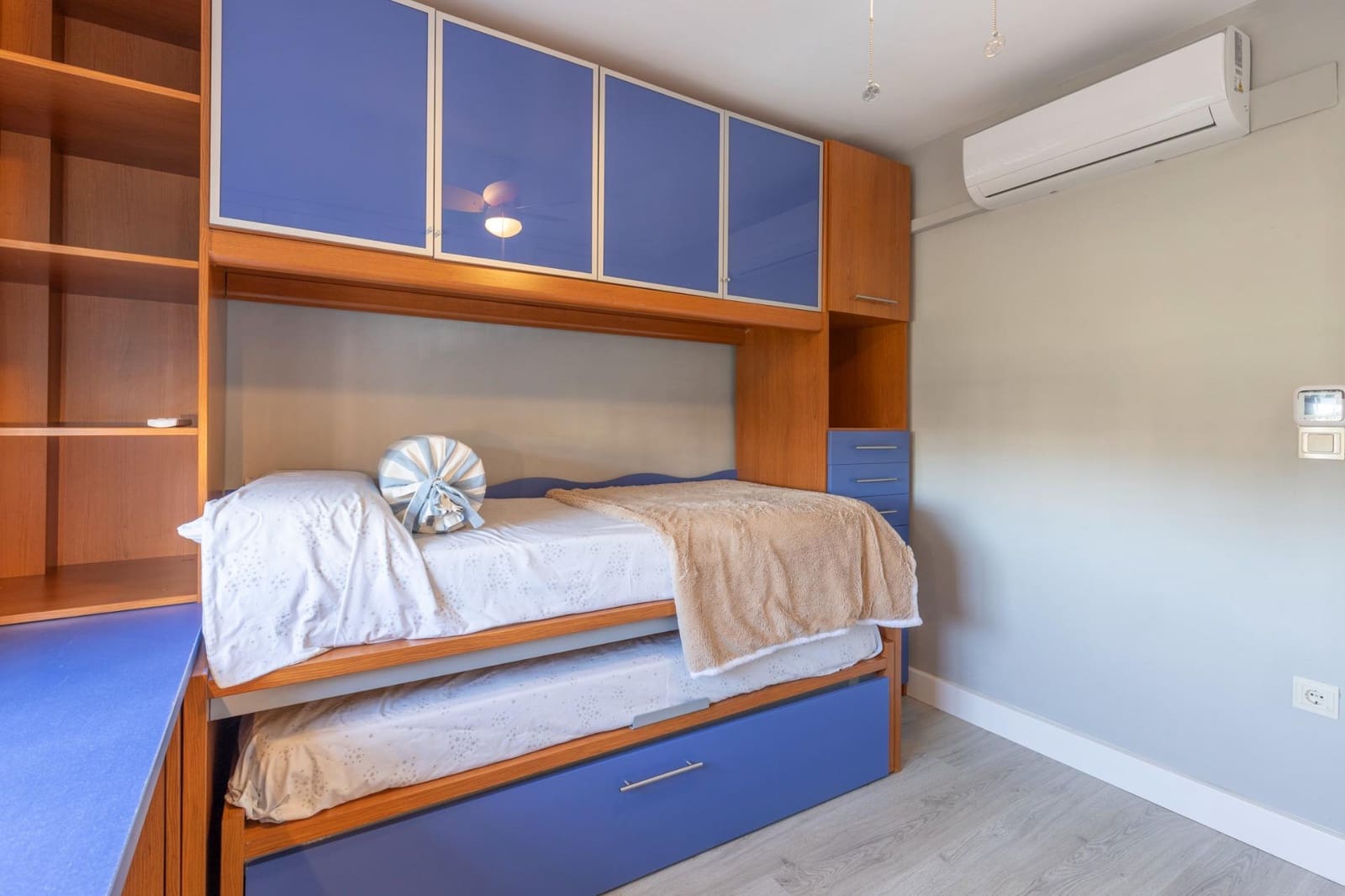 4 quarto Moradia para venda em La Zubia com piscina garagem - 549 000 € (Ref: 9513615)