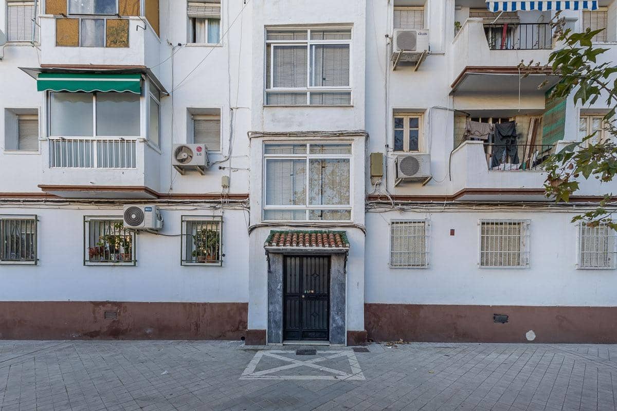 Piso de 2 habitaciones en Granada ciudad en venta - 129.000 € (Ref: 9513616)