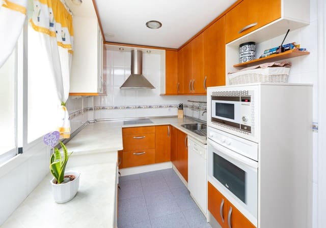 4 Zimmer Reihenhaus zu verkaufen in Albolote mit Garage - 235.000 € (Ref: 9543840)