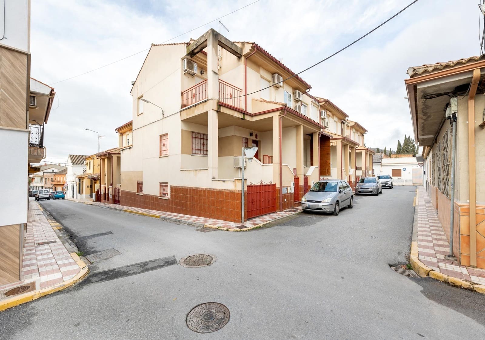 4 Zimmer Reihenhaus zu verkaufen in Albolote mit Garage - 235.000 € (Ref: 9543840)