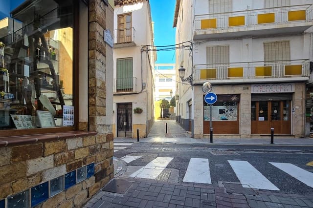 4 bedroom Terraced Villa for sale in Lanjarón - € 80,000 (Ref: 9551905)