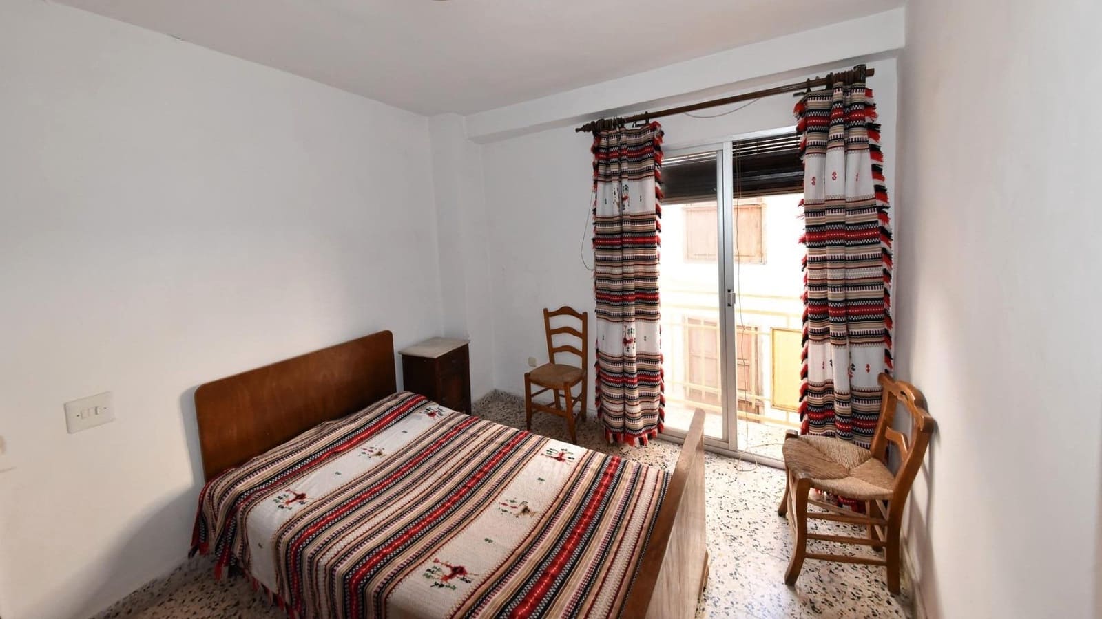 4 bedroom Terraced Villa for sale in Lanjaron - € 80,000 (Ref: 9551905)