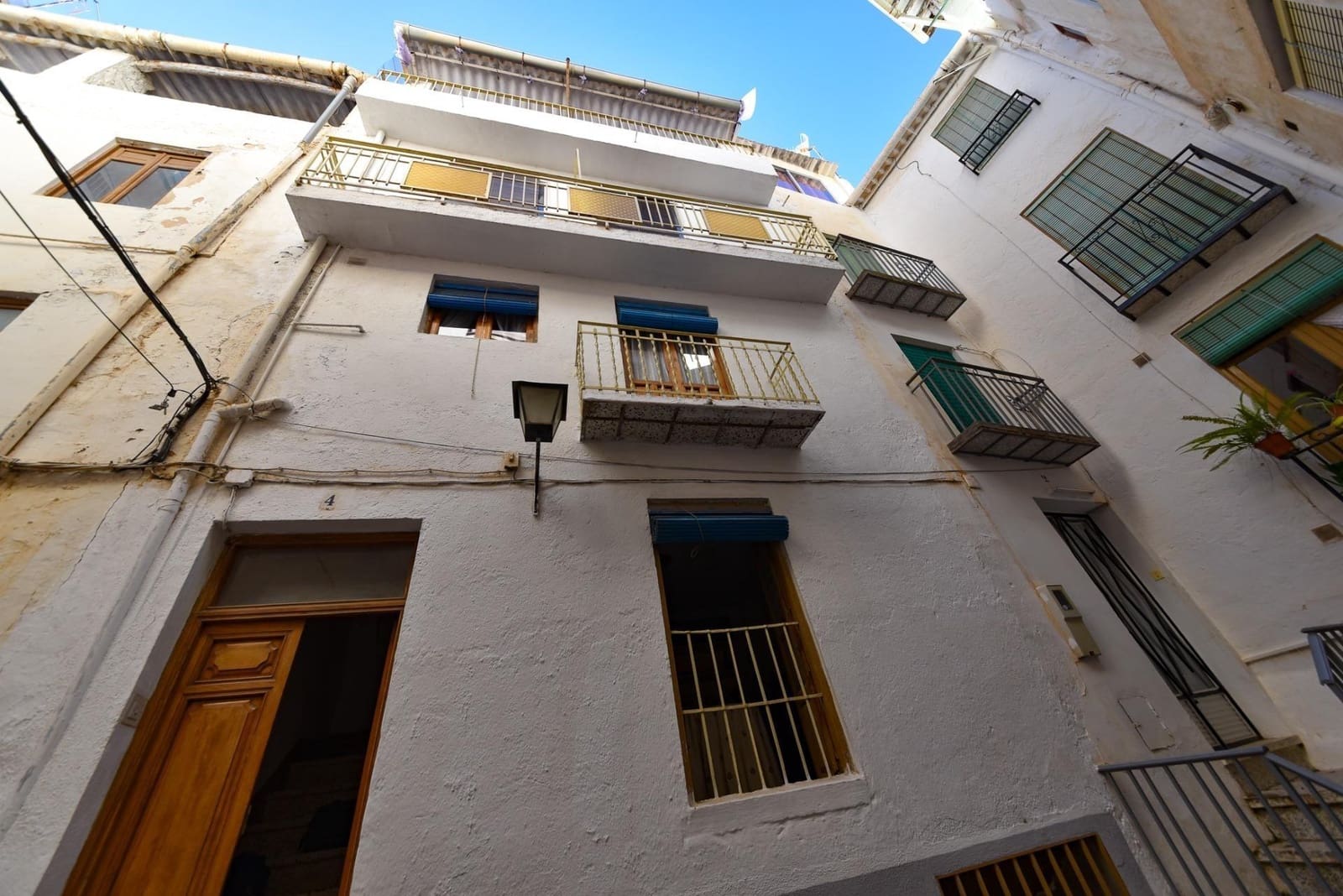 4 bedroom Terraced Villa for sale in Lanjaron - € 80,000 (Ref: 9551905)