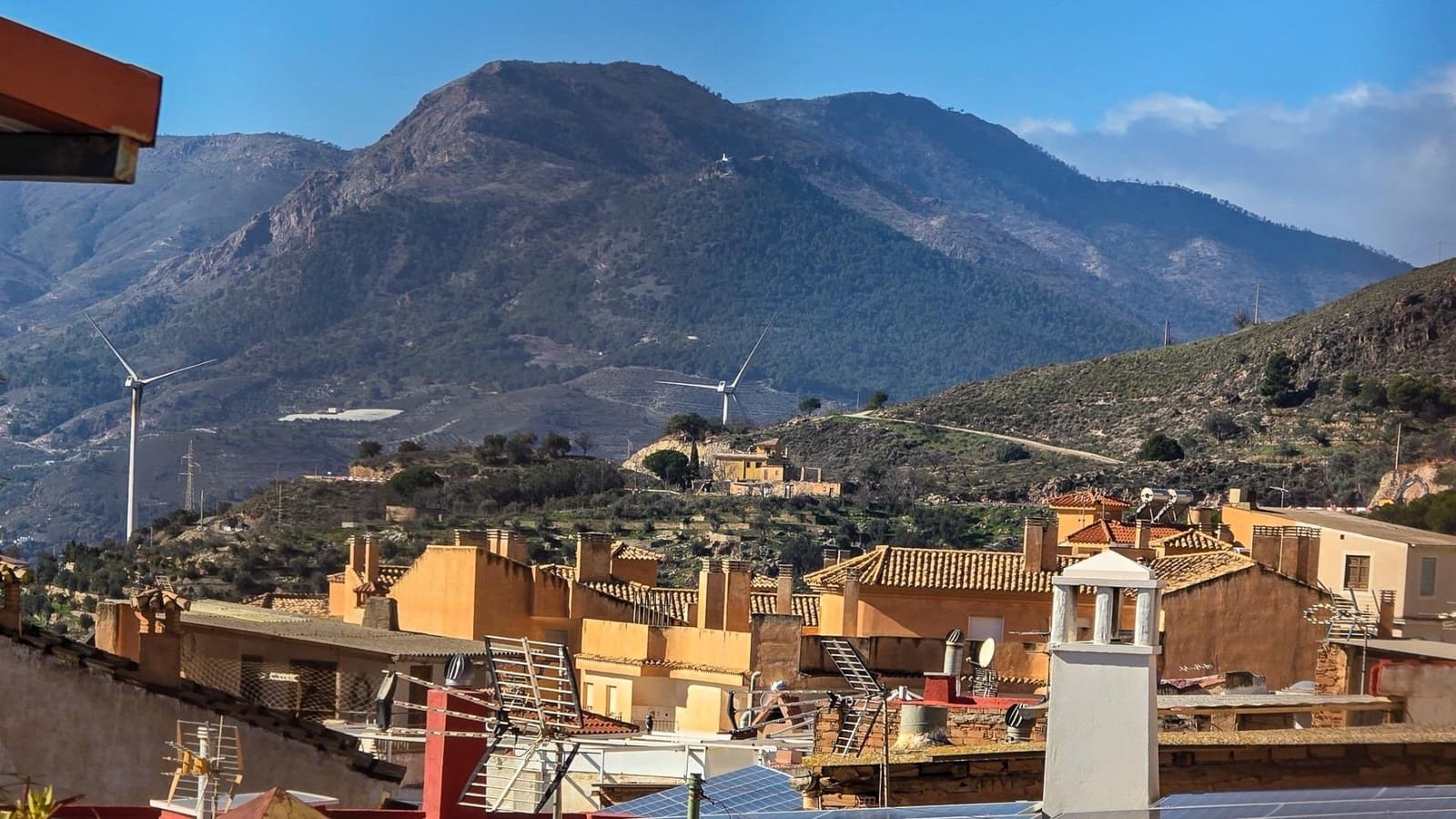 4 bedroom Terraced Villa for sale in Lanjaron - € 80,000 (Ref: 9551905)