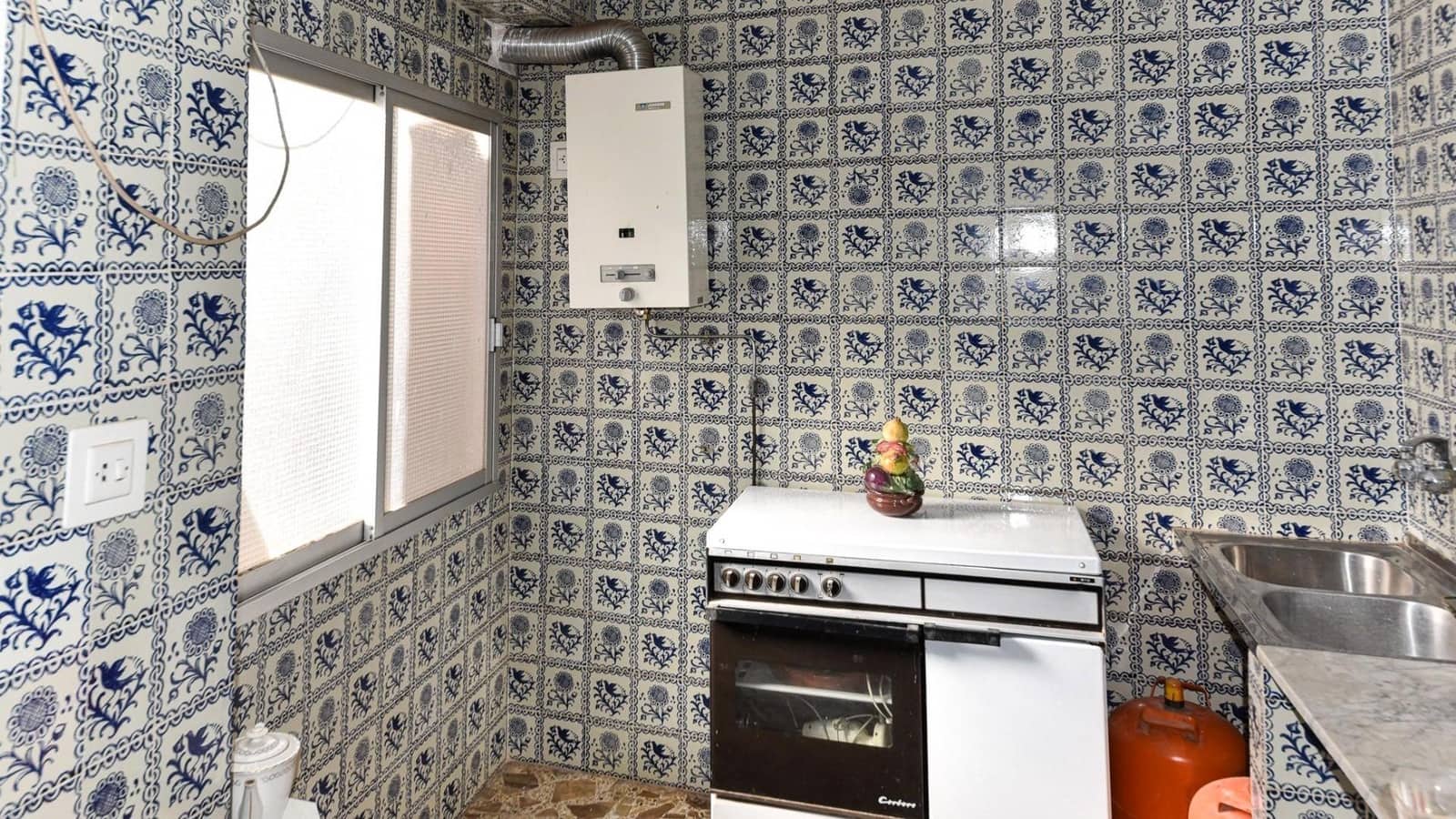 4 bedroom Terraced Villa for sale in Lanjaron - € 80,000 (Ref: 9551905)