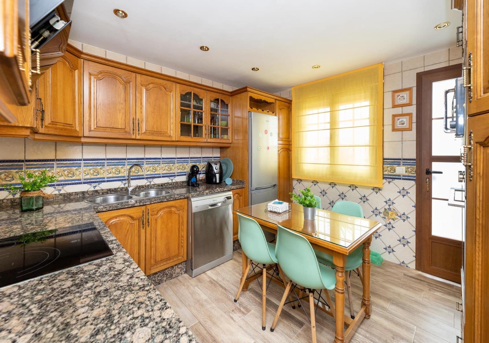 3 Zimmer Reihenhaus zu verkaufen in Otura mit Garage - 240.000 € (Ref: 9556063)