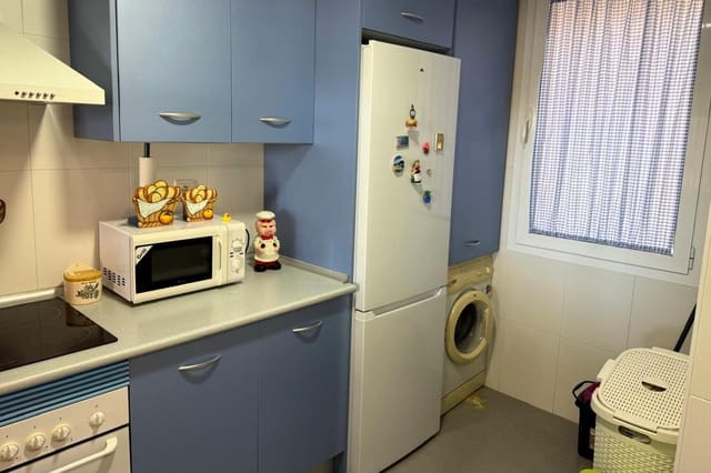 2 slaapkamer Flat te koop in Roquetas de Mar met zwembad - € 195.000 (Ref: 9586732)