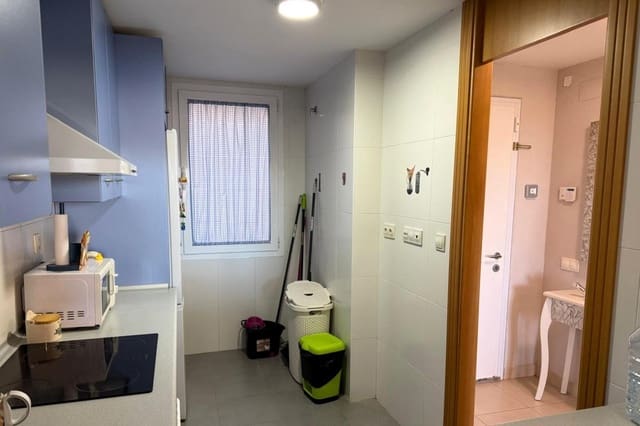 2 slaapkamer Flat te koop in Roquetas de Mar met zwembad - € 195.000 (Ref: 9586732)