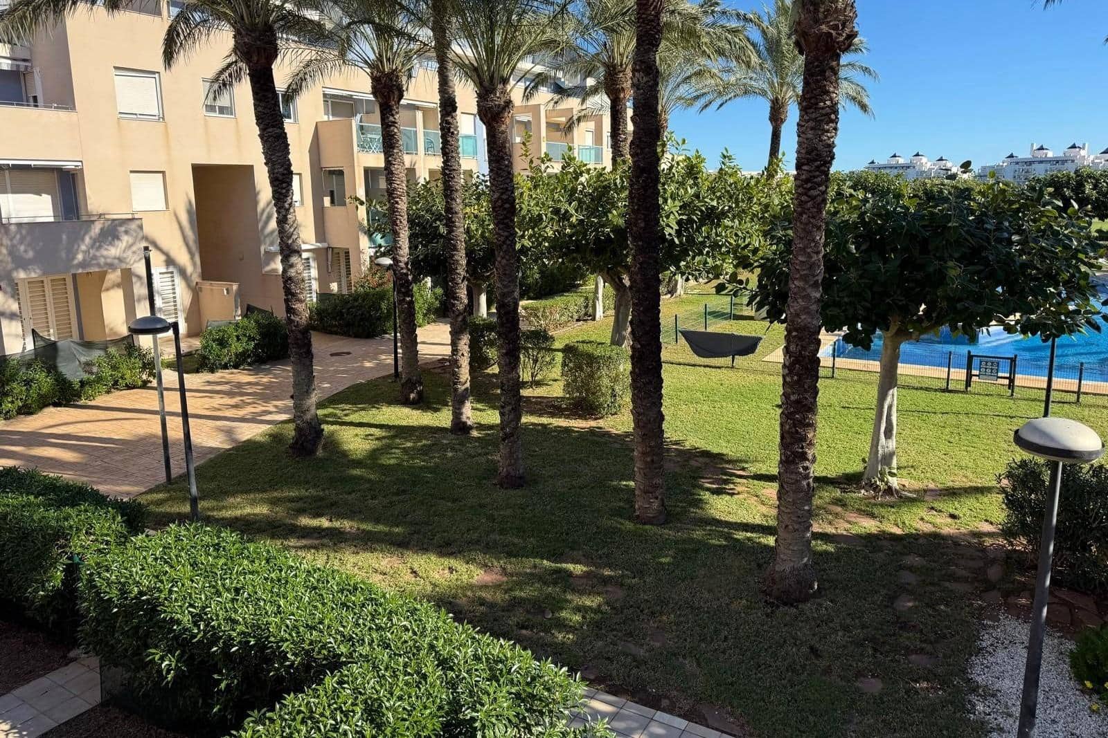 2 bedroom Flat for sale in Roquetas de Mar with pool - € 195,000 (Ref: 9586732)