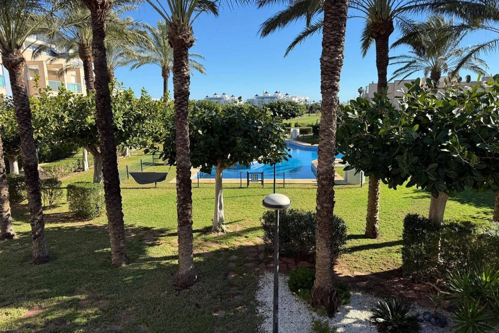 2 bedroom Flat for sale in Roquetas de Mar with pool - € 195,000 (Ref: 9586732)